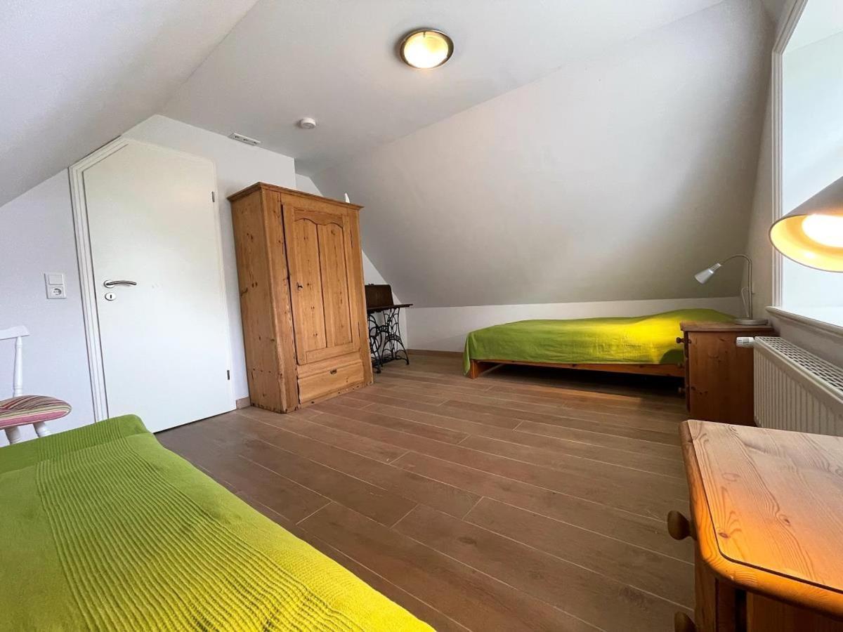 Das Puppenhaus, Reetdach, Sauna, Kamin, Eingezaeunt, Badewanne, Haustiere Willkommen Emmelsbüll-Horsbüll Esterno foto
