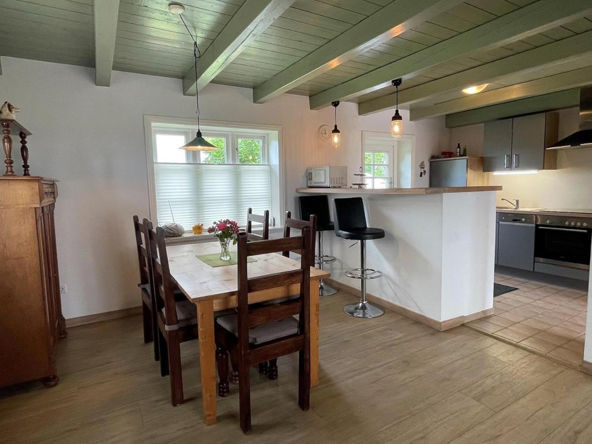 Das Puppenhaus, Reetdach, Sauna, Kamin, Eingezaeunt, Badewanne, Haustiere Willkommen Emmelsbüll-Horsbüll Esterno foto